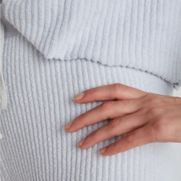 REVOLVE LOUNGE SET by WILDFOX - Picture 4 of 4